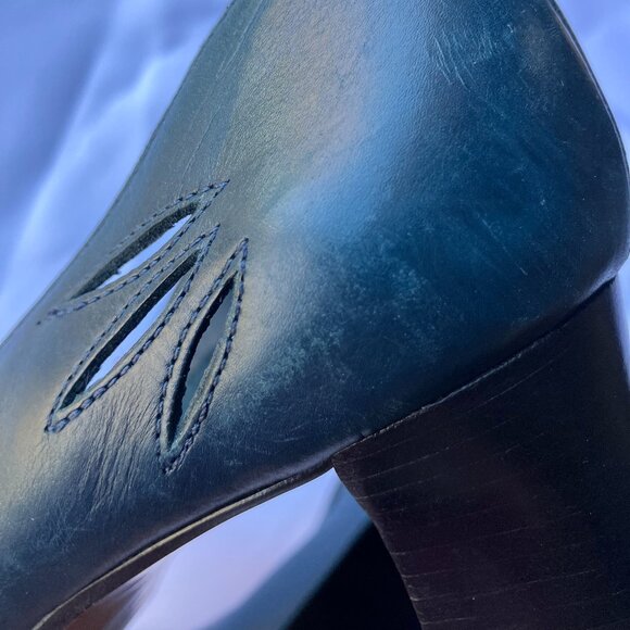 Etienne Aigner Navy Blue Leather Pumps - Picture 7 of 9